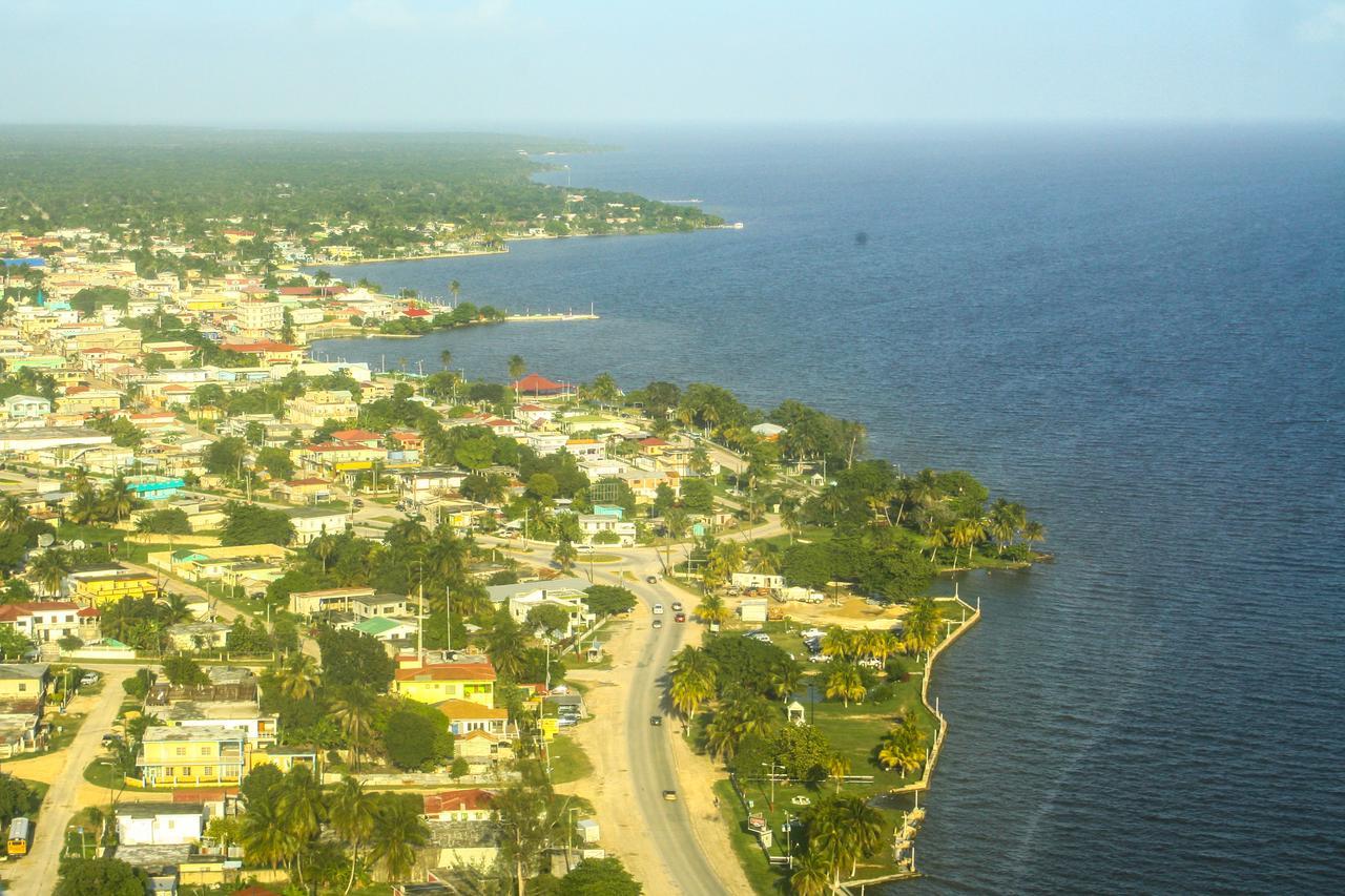 Hotel Maya Corozal Buitenkant foto