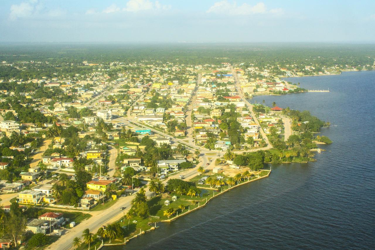 Hotel Maya Corozal Buitenkant foto