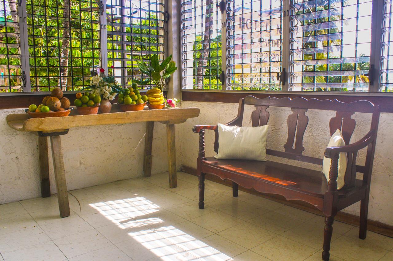 Hotel Maya Corozal Buitenkant foto