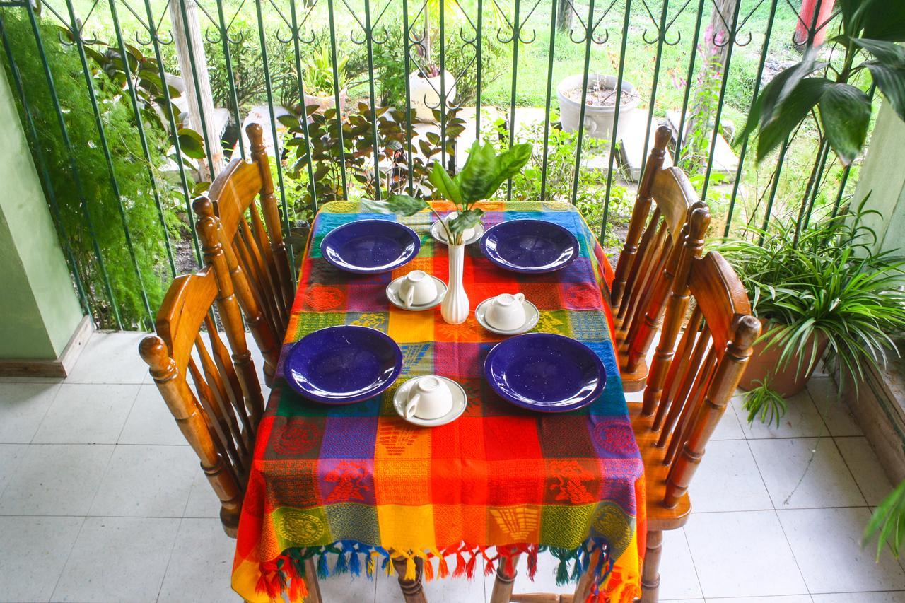 Hotel Maya Corozal Buitenkant foto